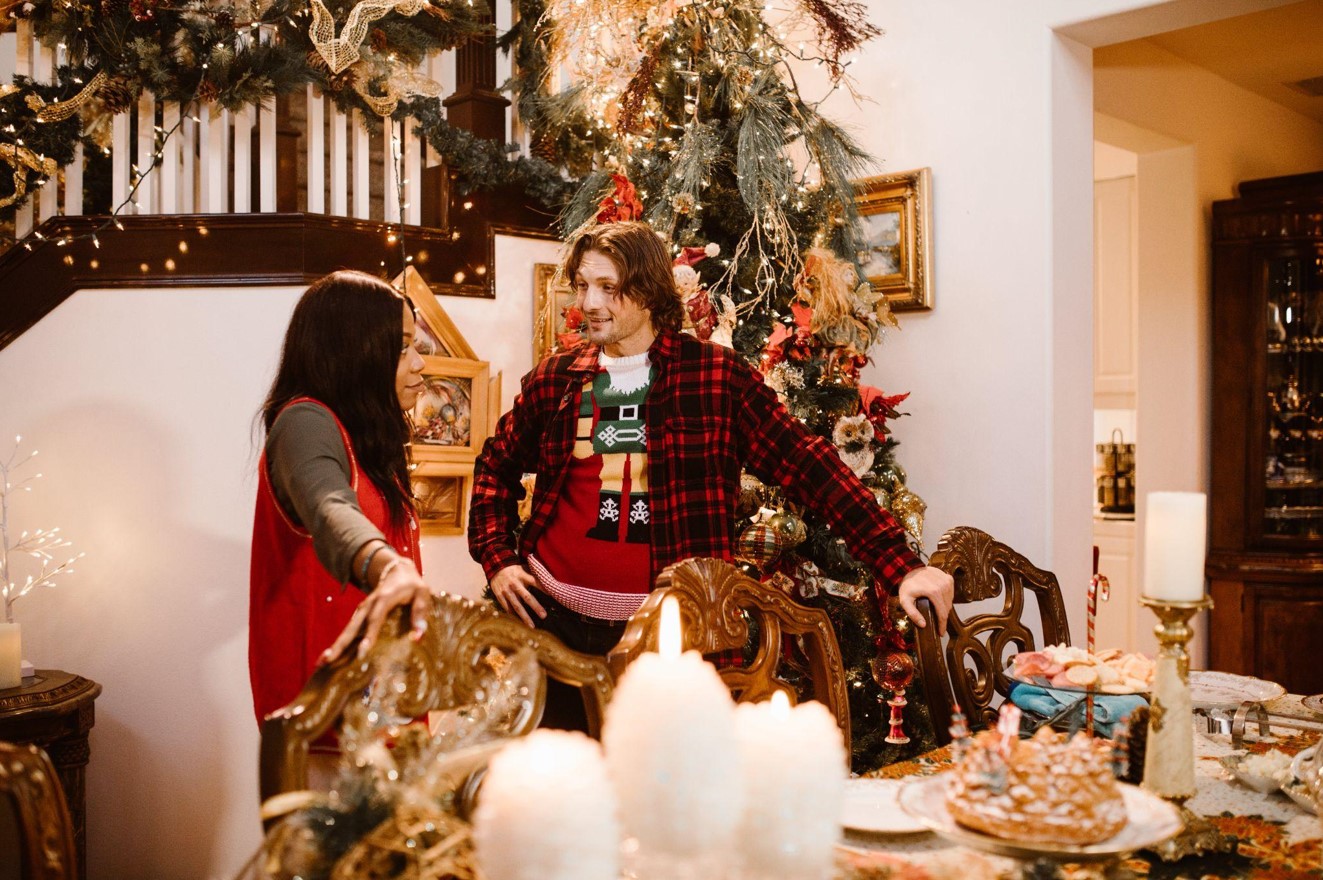 Embrace the Holidays: Christmas Wreaths and Tree Skirt