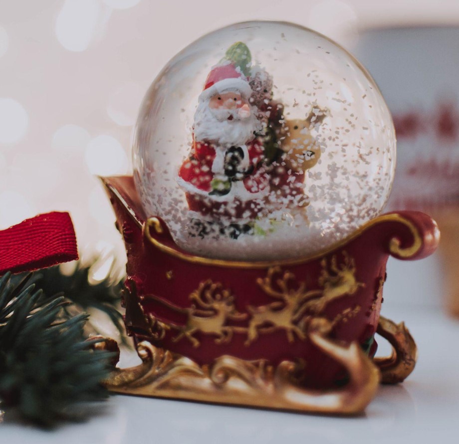 Transform Your Home with a Beautiful Christmas Garland